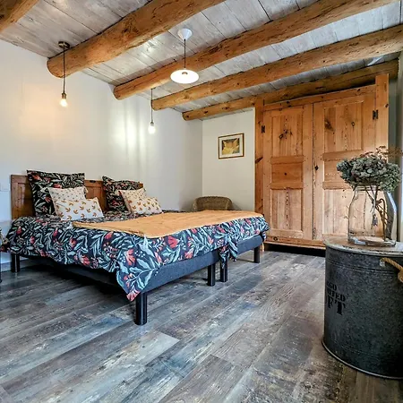 Holiday home Ancienne Ferme Renovee Avec Jardin Prive, Poele A Bois Et Terrasse - Fr-1-582-44