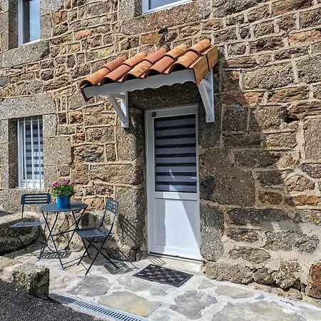 Holiday home Ancienne Ferme Renovee Avec Jardin Prive, Poele A Bois Et Terrasse - Fr-1-582-44